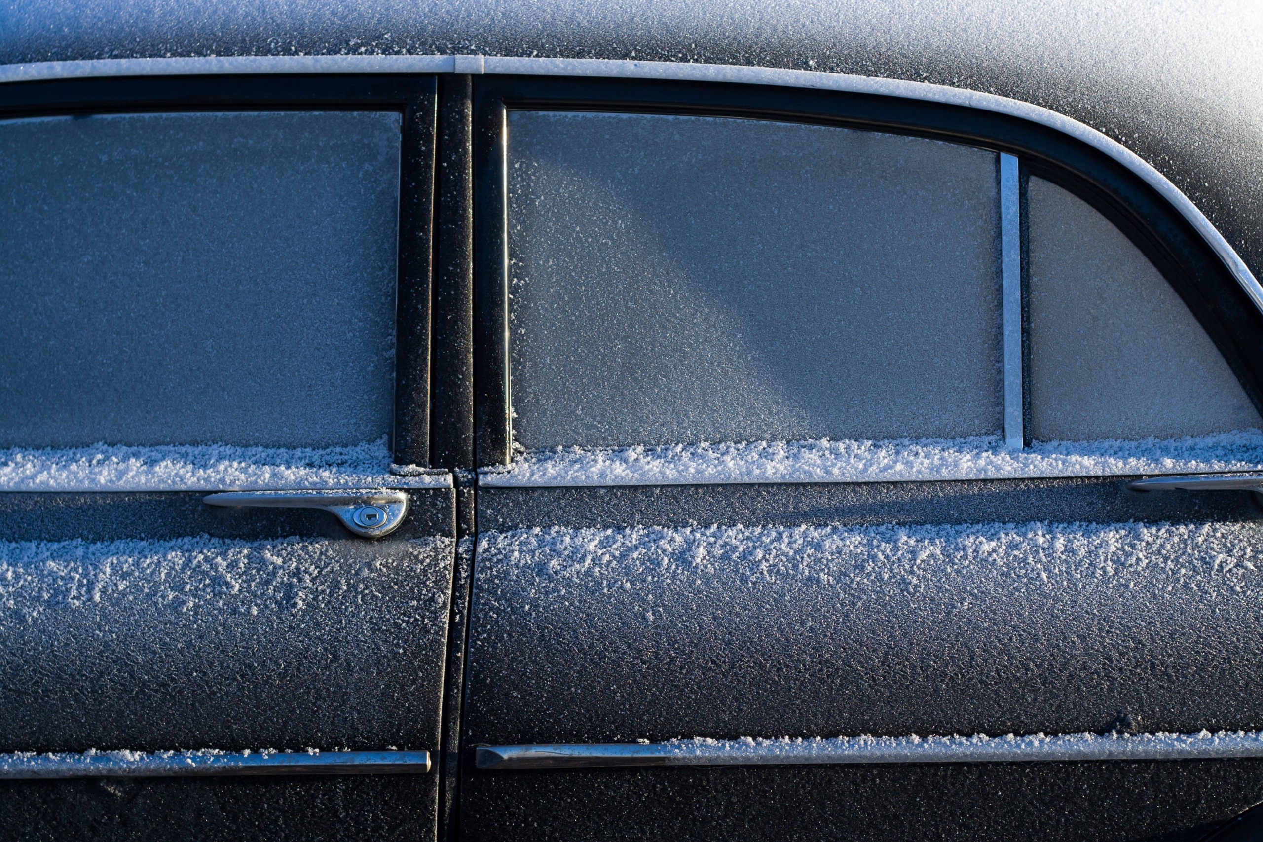 Snow Melting Spray Car Window Cleaner Instantly Melts Ice Road